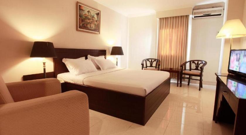 Horison Plaza Tegal Hotel Exterior photo